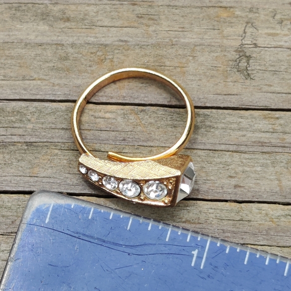 Unique vintage gold plated crystal ring - Picture 6 of 8